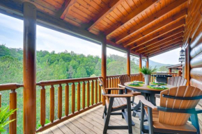 Shady Pines Cozy Mountain Retreat with Hot Tub!